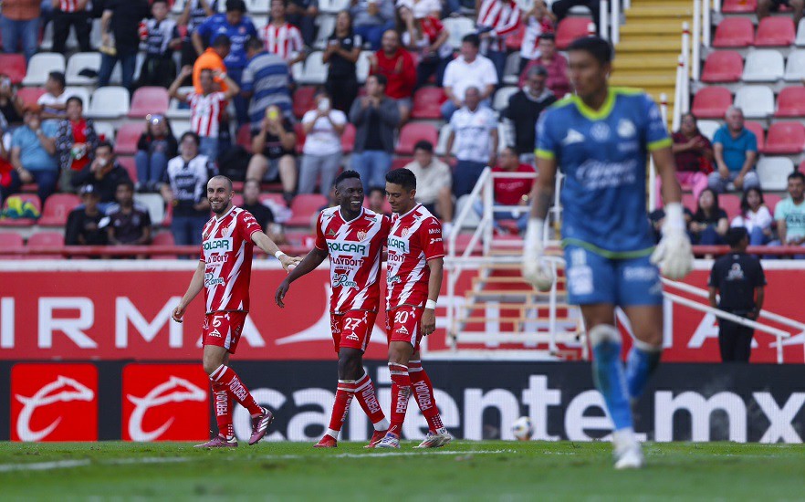 Necaxa gana, gusta y golea al Puebla