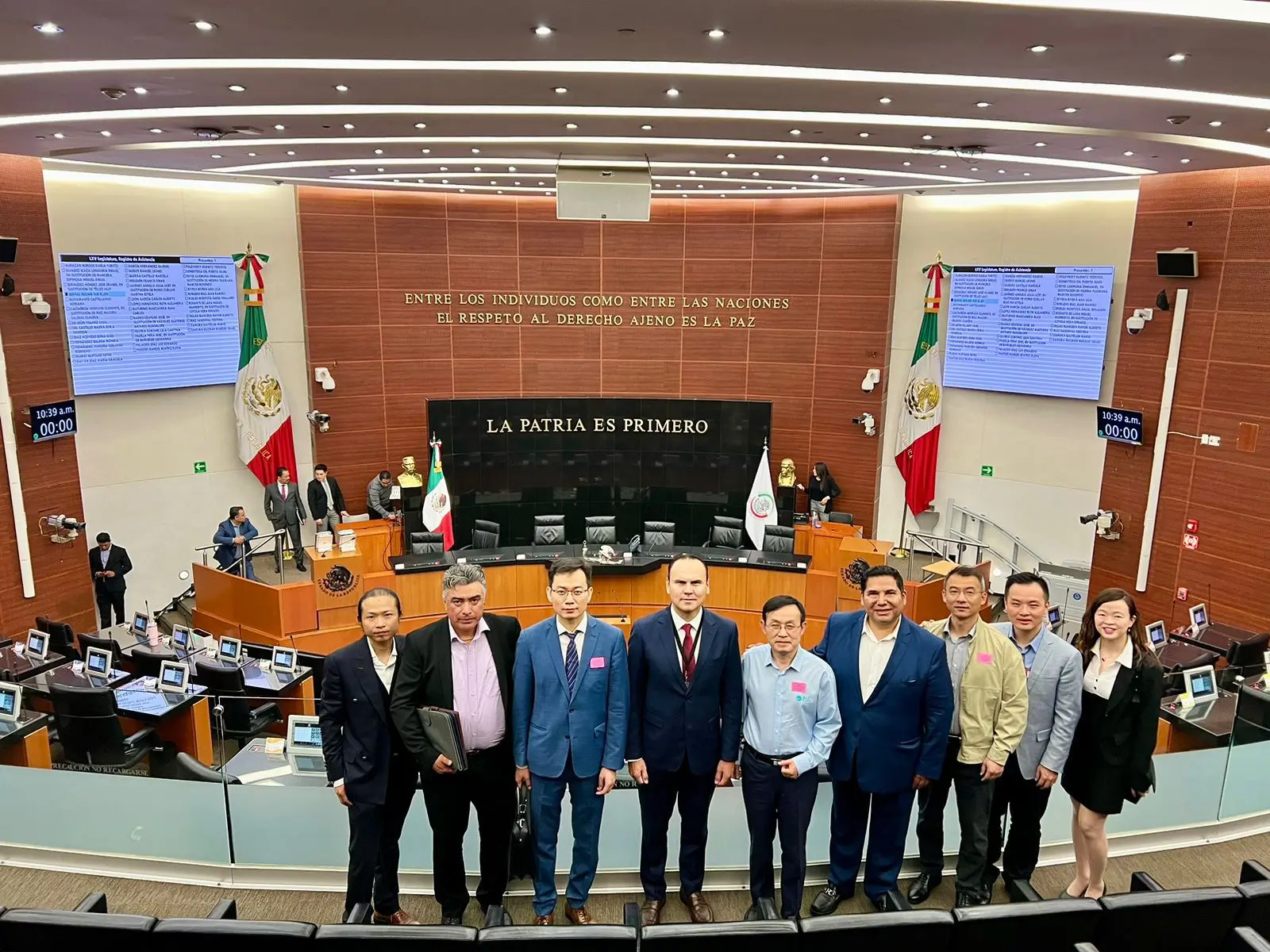 Arturo Ortiz Galán, titular de la Unidad de Inversión Extranjera se reunió con miembros de la Comisión de Economía para destacar ventajas competitivas que la entidad ofrece.