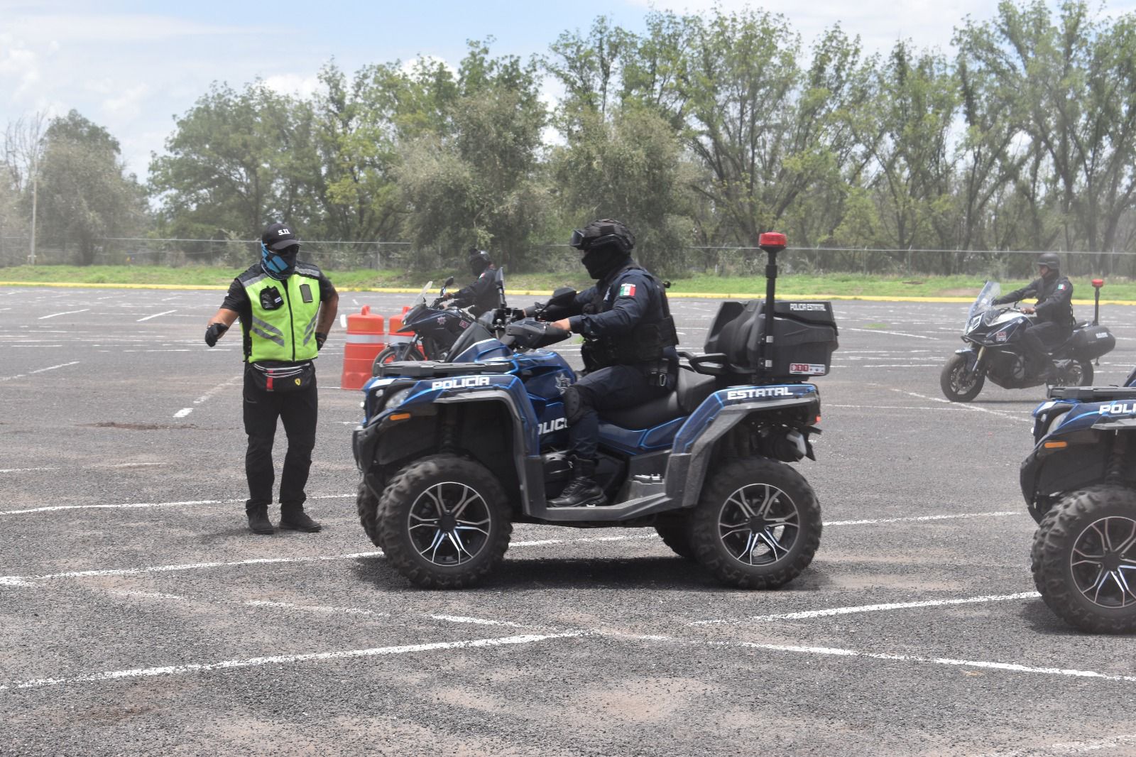 Capacitan a policías en manejo de motocicletas y cuatrimotos 