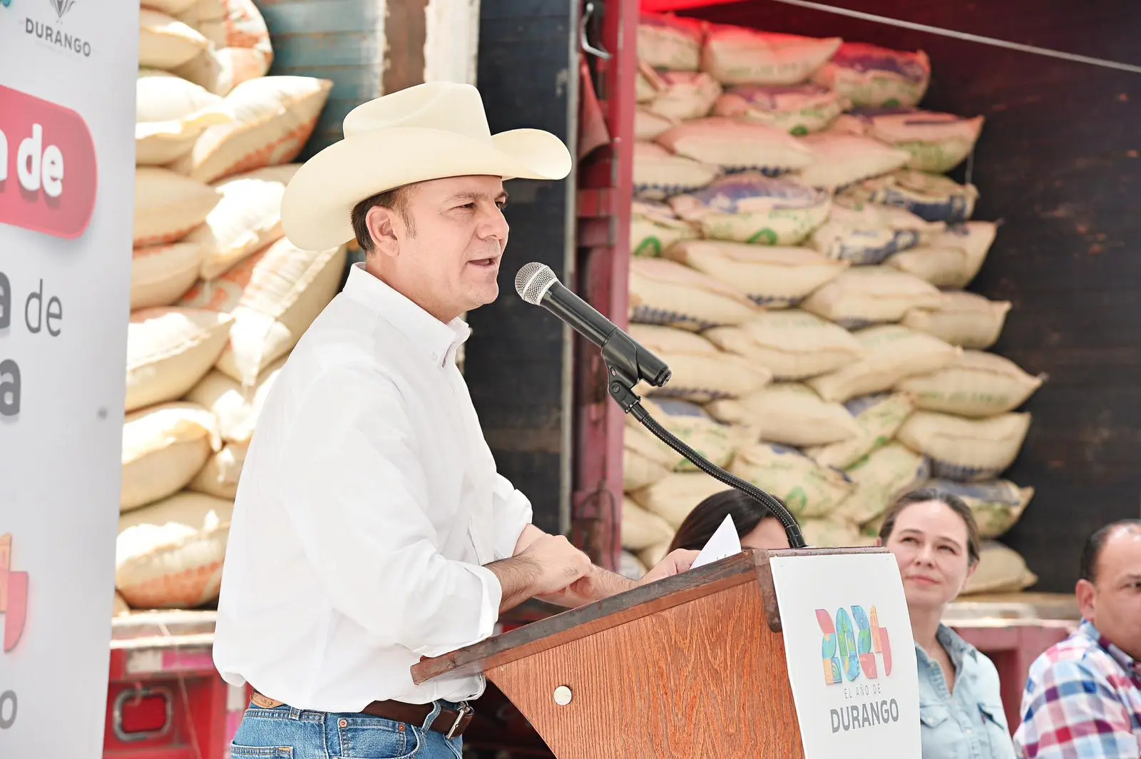 Reconocen productores de El Mezquital apoyo del gobernador al campo duranguense