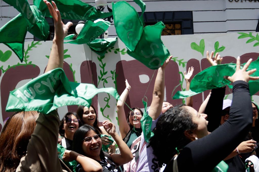 ¡Se pinta de verde! En Puebla el aborto no será delito antes de las 12 semanas
