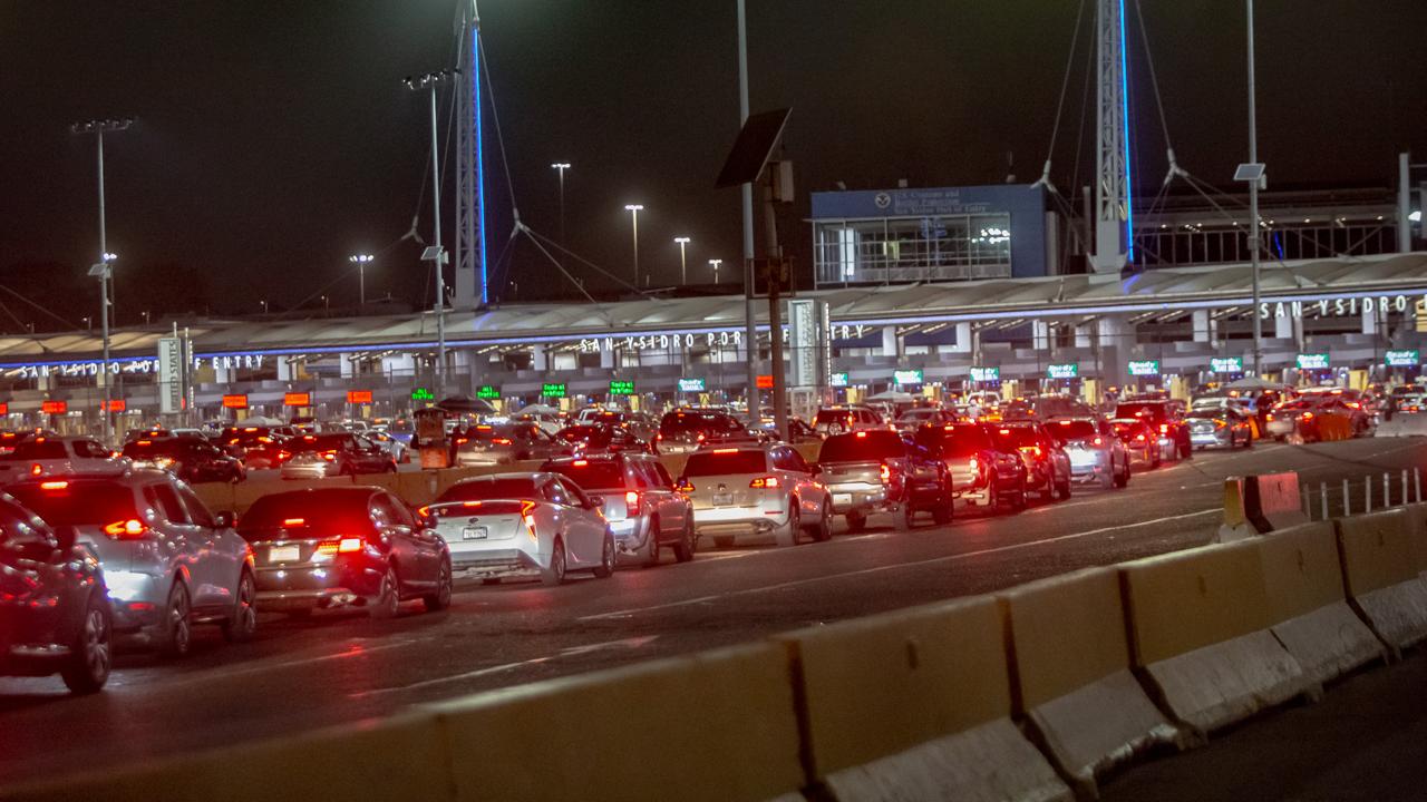 CBP trabaja para disminuir el impacto en comercio y viajes internaciones por falla global