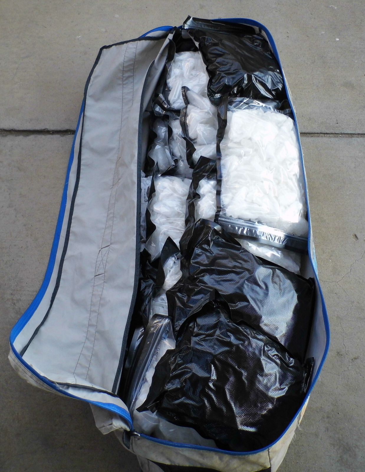 CBP descubre drogas ocultas en caja de herramientas y bolsa de toldo en Tecate
