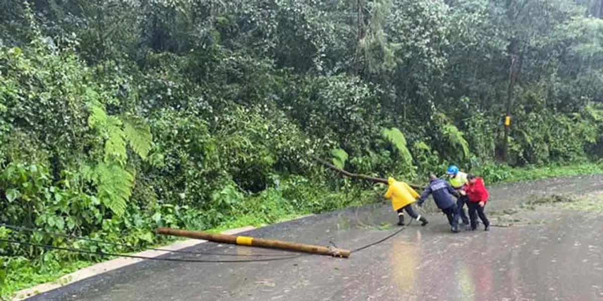 Tormentas en Puebla dejaron sin energía eléctrica 4 municipios