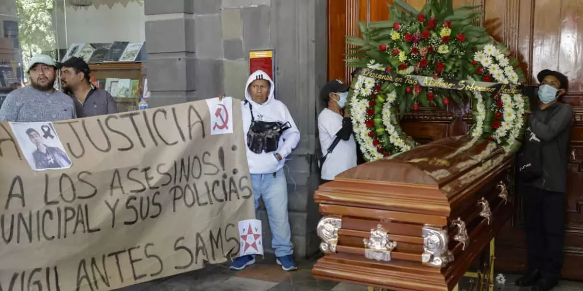 Un hombre muerto por la riña entre la 28 de Octubre y policías