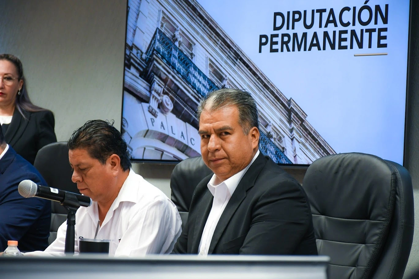 Contendieron por el PRD, pero ya solicitaron su cambio a bancada del PAN
