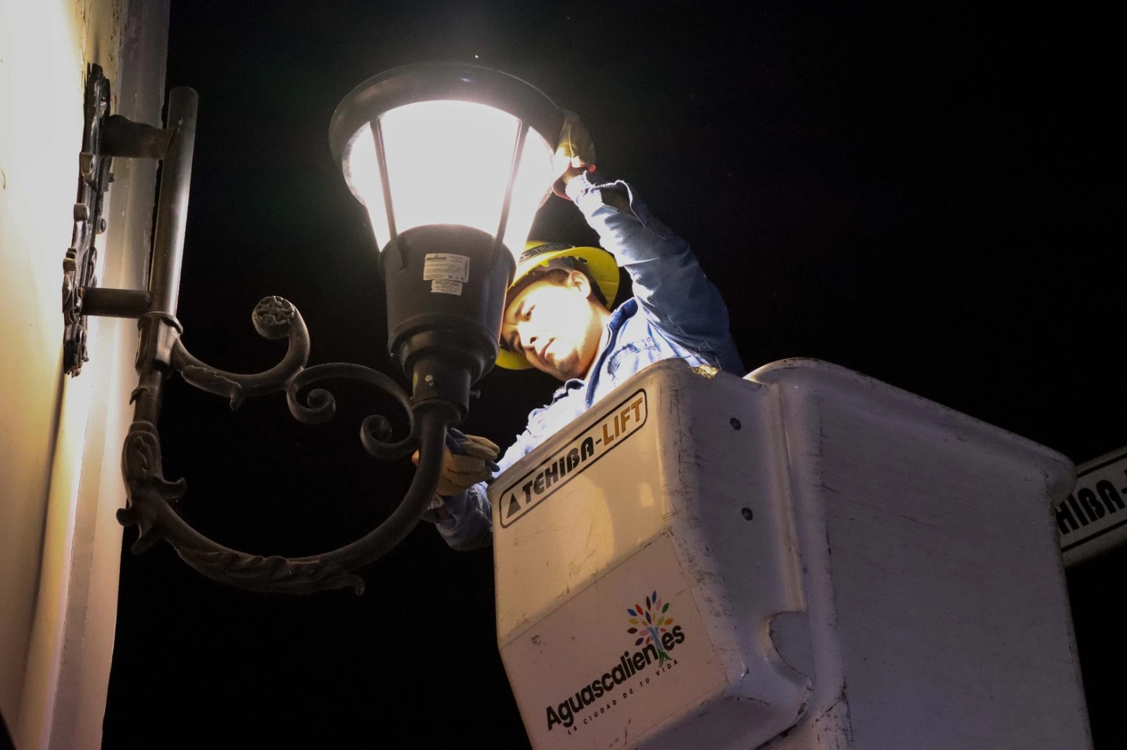 Reconocen falta de mantenimiento en luminarias de Aguascalientes