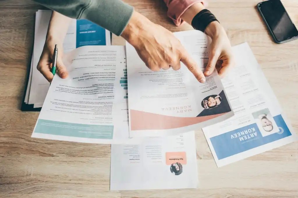 Millennials no creen lo que la generación Z incluye en su currículum