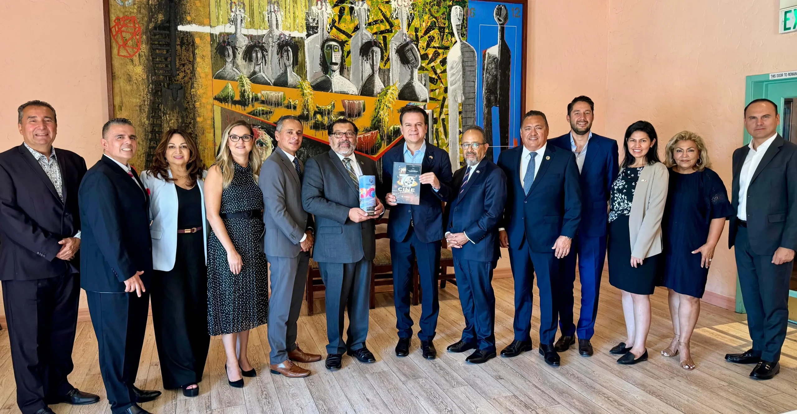 Se va de gira Gobernador de Durango a Estados Unidos 