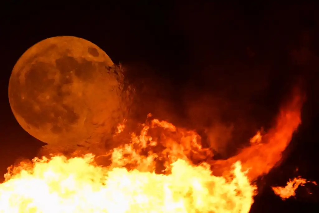 Luna de fuego