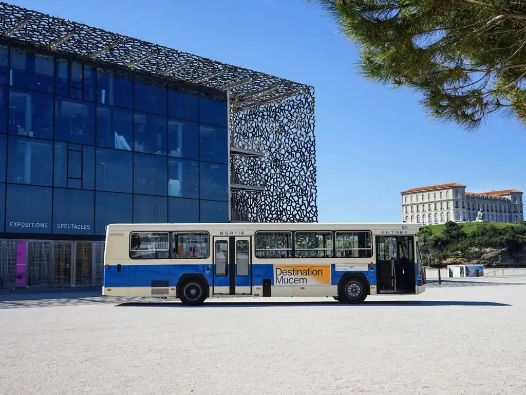 Museo abre sus puertas al naturismo: se permiten los desnudos, pero los zapatos son obligatorios