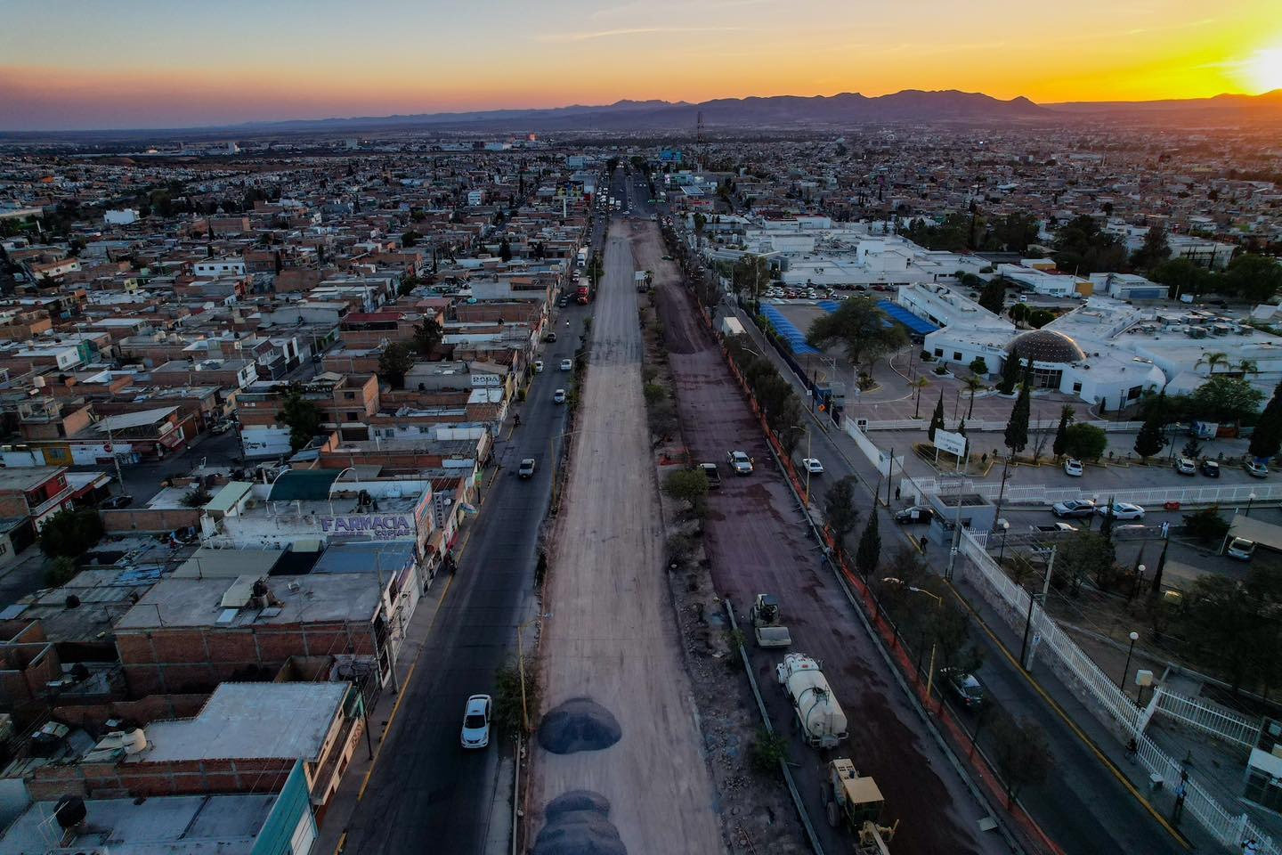 Avanzan los trabajos de pavimentación en el Tercer Anillo con concreto hidráulico