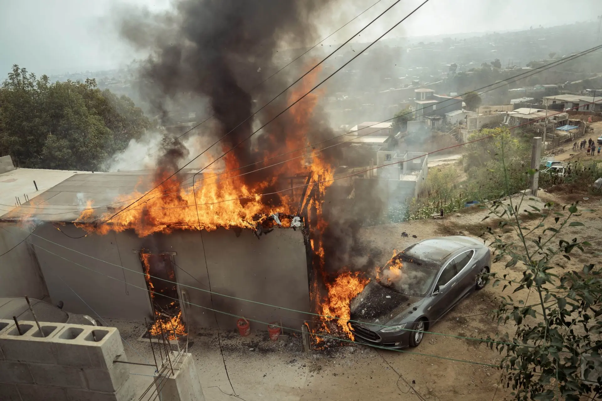 incendio Tesla