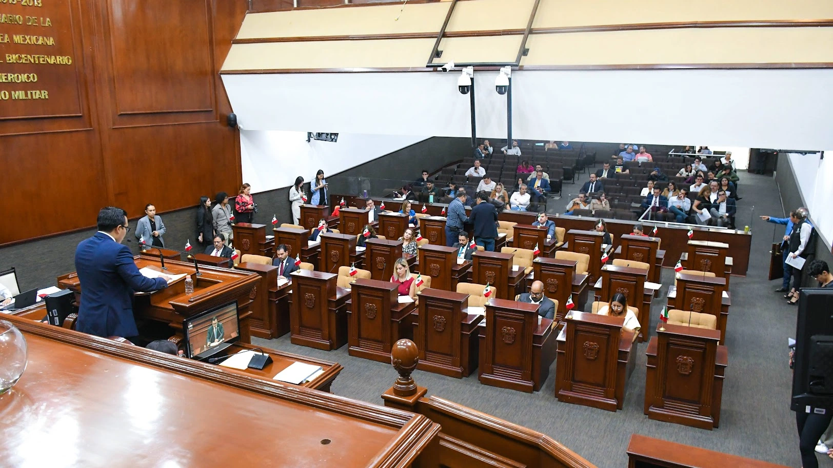“Ya es mucho show”: panistas recriminan división de Morena en el Congreso