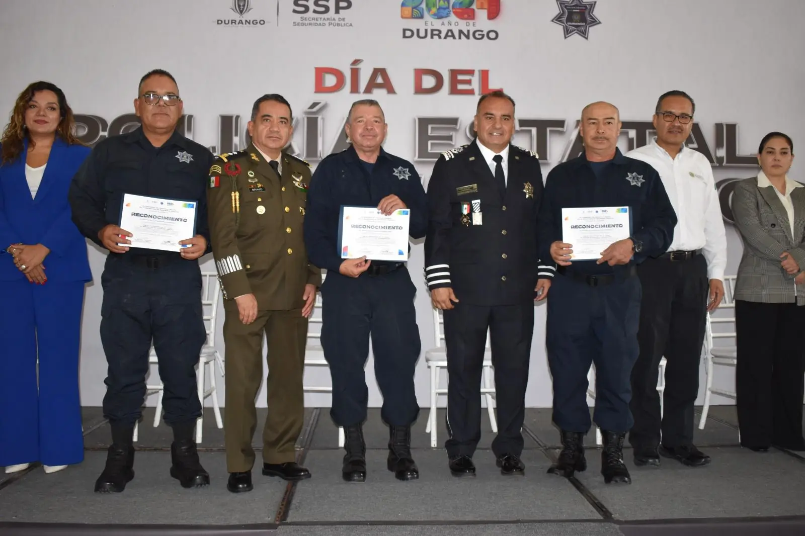 Reconocen a elementos de la Policía Estatal y Penitenciaria, entregan estímulos por años de servicio