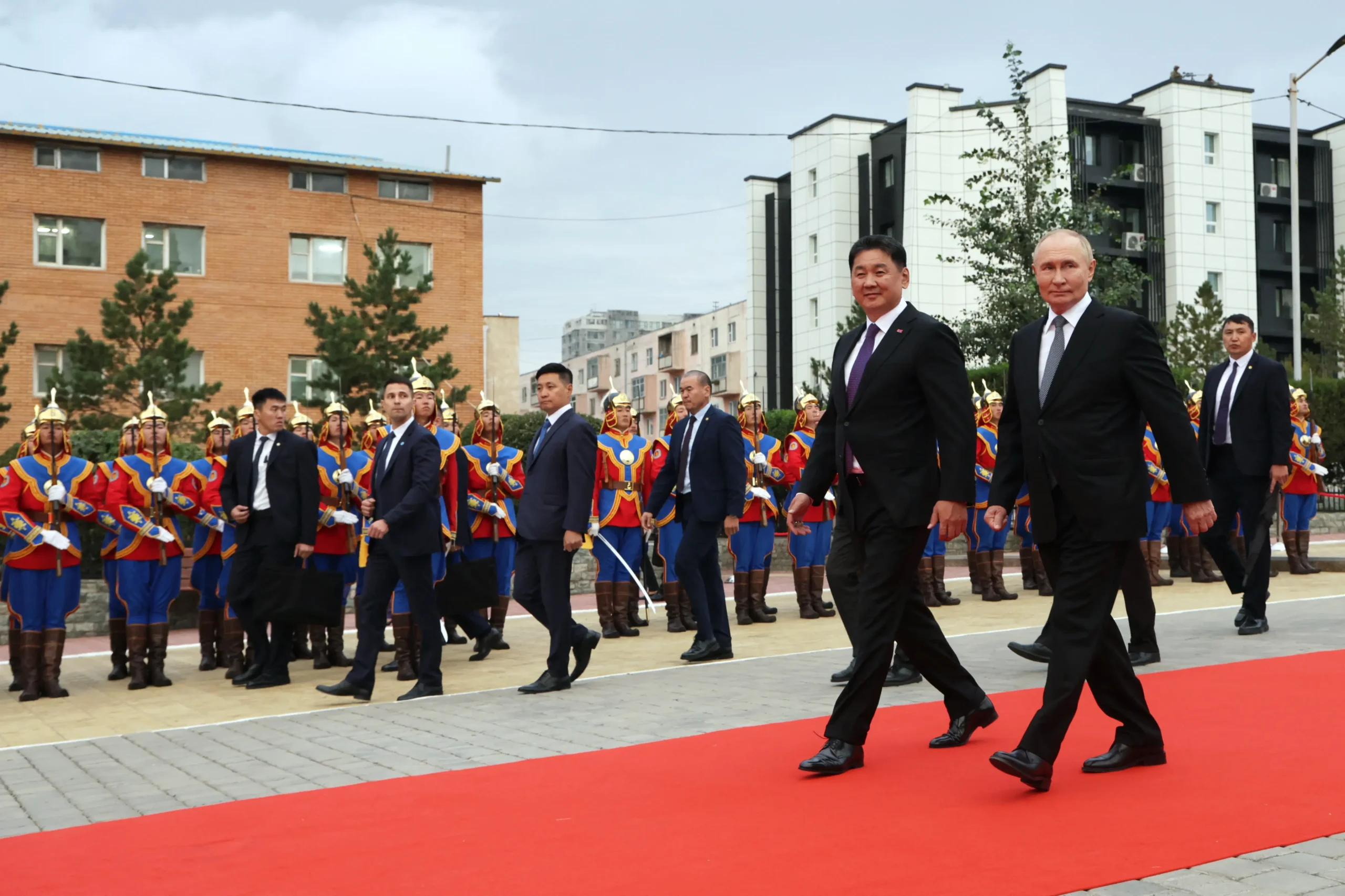 Putin desafía orden de arresto y llega a Mongolia, un país donde puede ser detenido