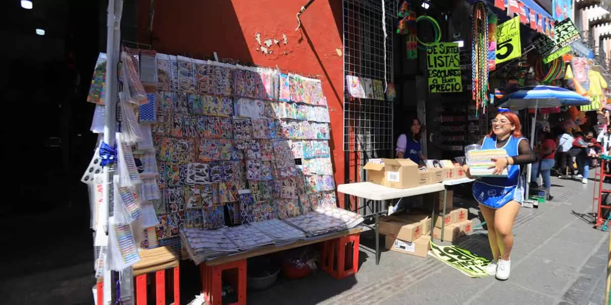 Comerciantes piden solución al ambulantaje en Puebla