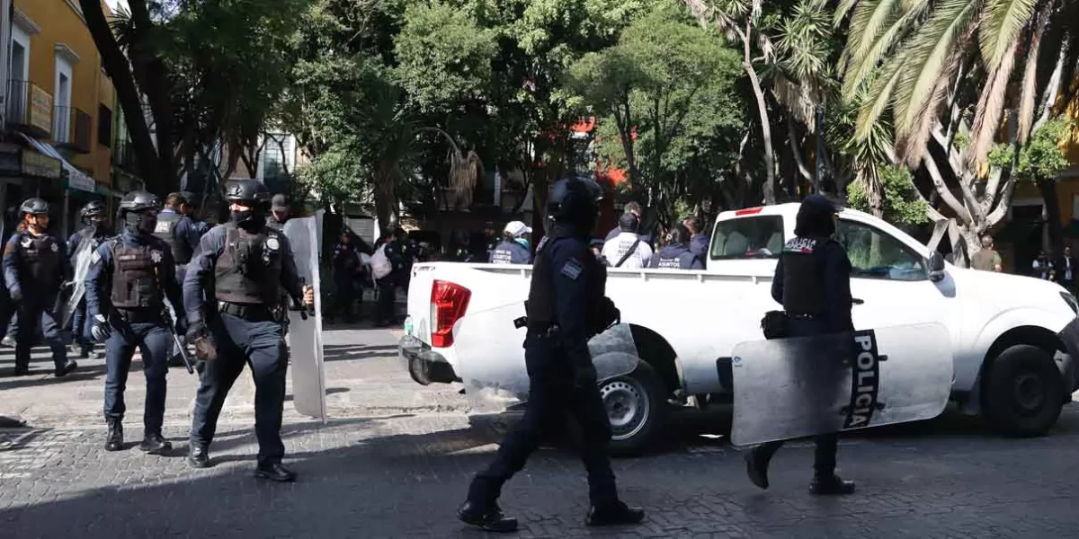 Operativo permanente en el centro para contener a los ambulantes en Puebla