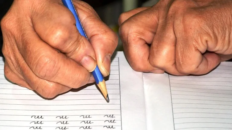 Al menos 20 mil personas de Aguascalientes no saben leer ni escribir