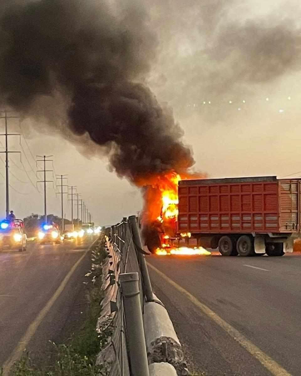 Bloqueos en carreteras y vehículos incendiados ¿Qué pasó en Aguascalientes?