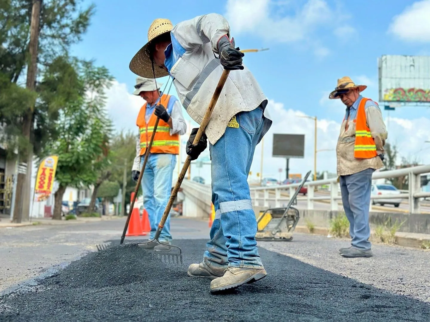Se siguen rehabilitando vialidades en Aguascalientes