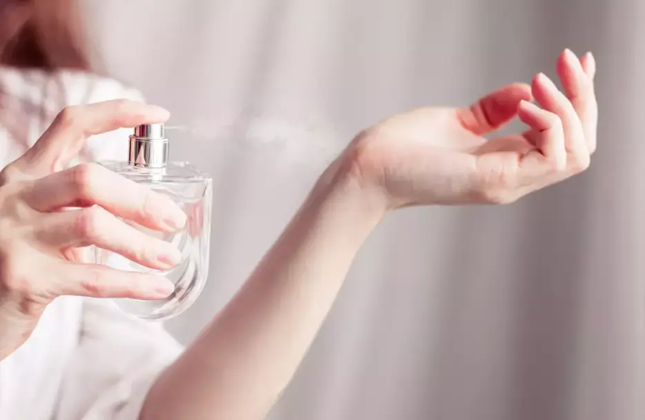 Los científicos descubren que los desodorantes depositan partículas en nuestros pulmones