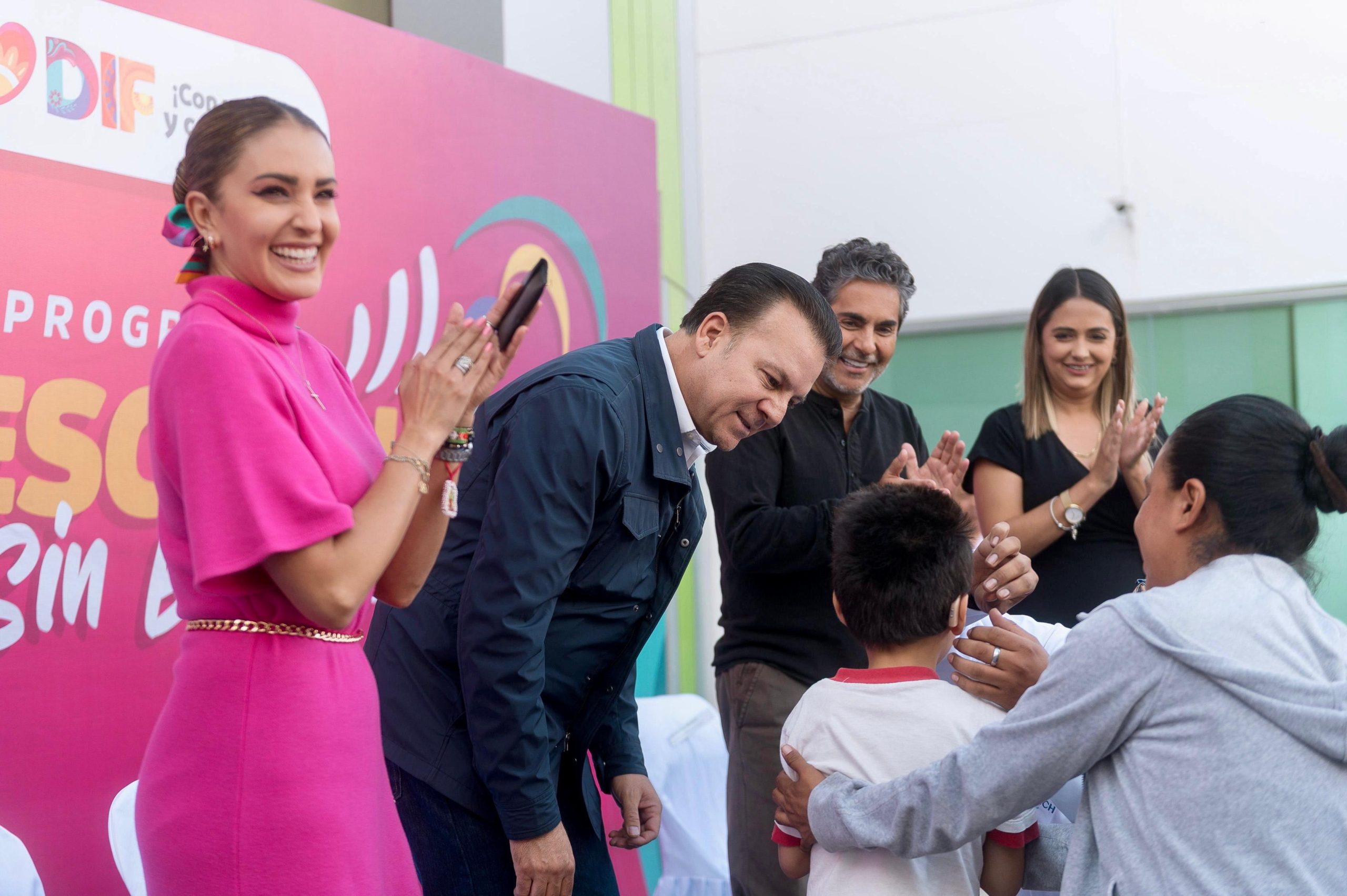 “Escucha sin barreras”, la campaña entrega 100 aparatos auditivos en Durango