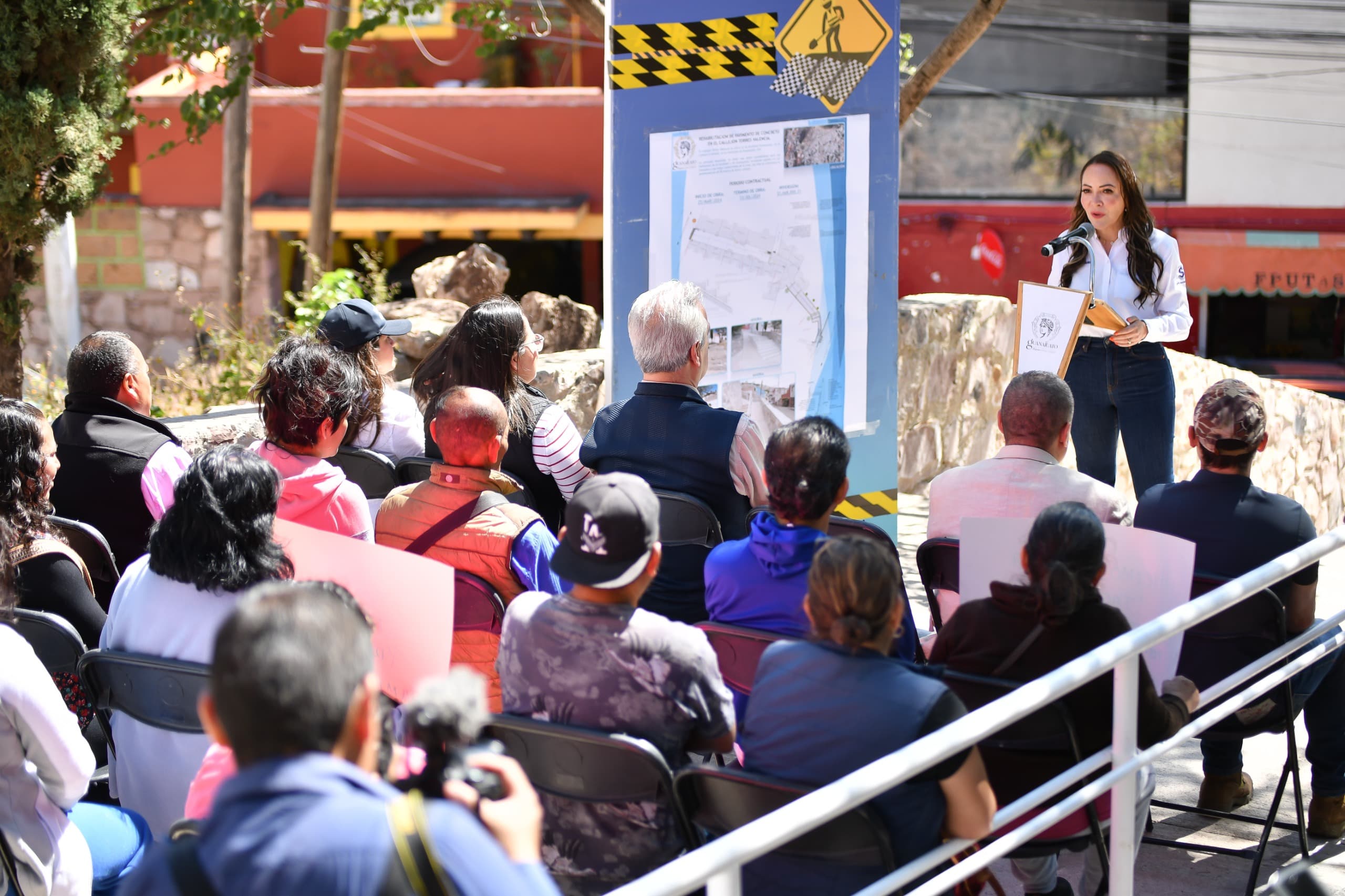 Entrega alcaldesa de Guanajuato obras de rehabilitación urbana en La Venada