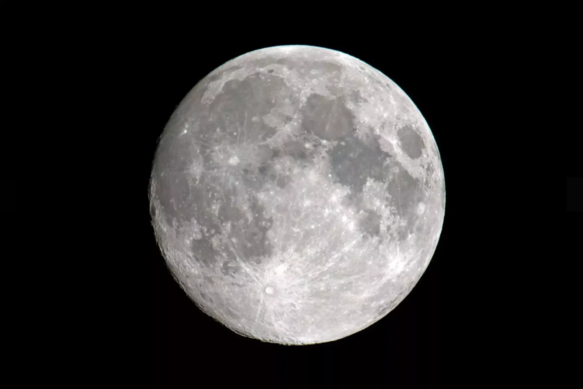 &#8216;La luna fue robada&#8217;, afirman los astrónomos que desafían la historia de su origen