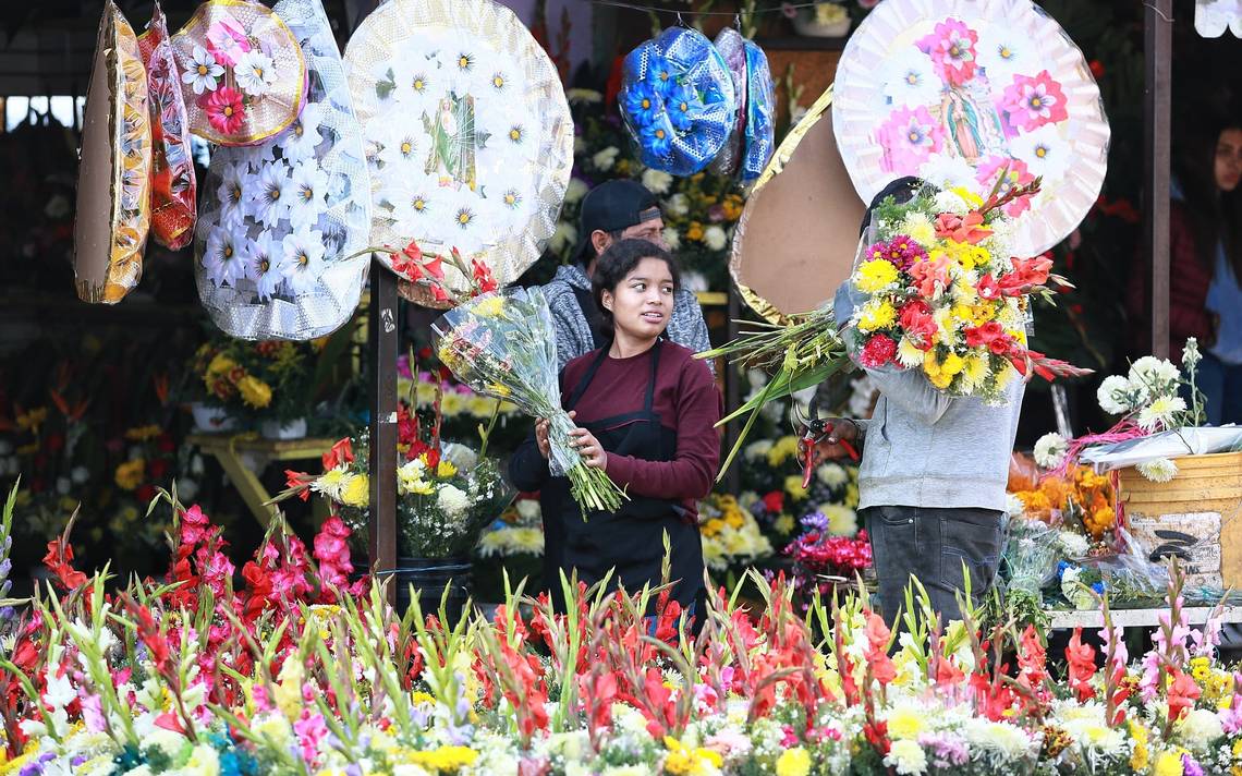 Otorgan casi mil permisos a comerciantes en panteones de Durango. Prohíben alcohol y pólvora