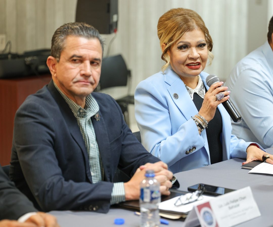 María Elena Andrade Ramírez Fiscal del Estado de Baja California y Luis Felipe Chan Baltazar, Director de Seguridad Pública Municipal de Mexicali