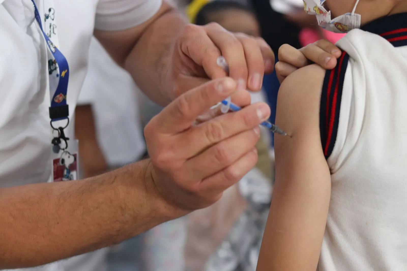 Este martes comienza campaña de vacunación contra influenza y COVID 19