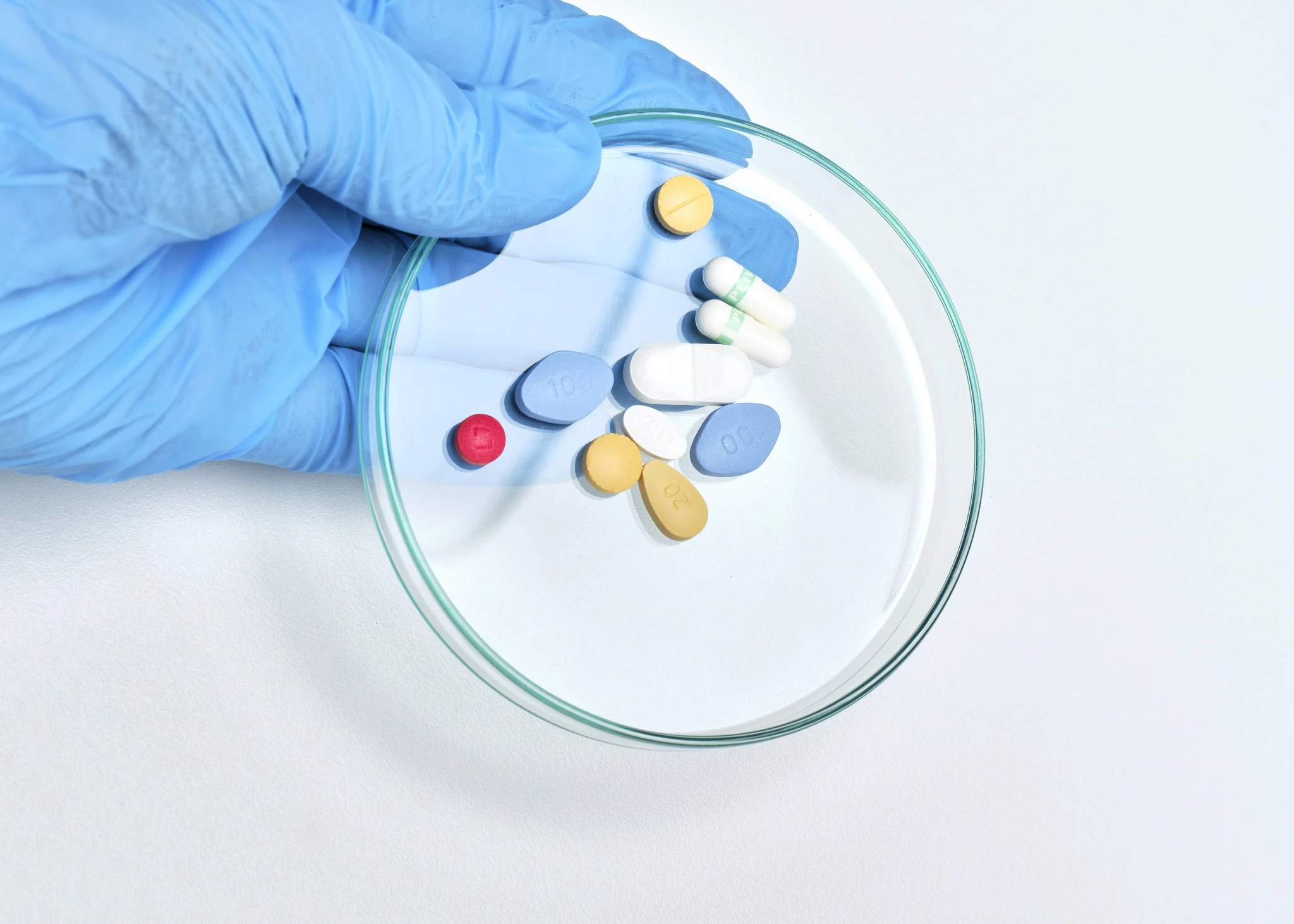 Resistencia bacteriana: la epidemia silenciosa que pega en Aguascalientes