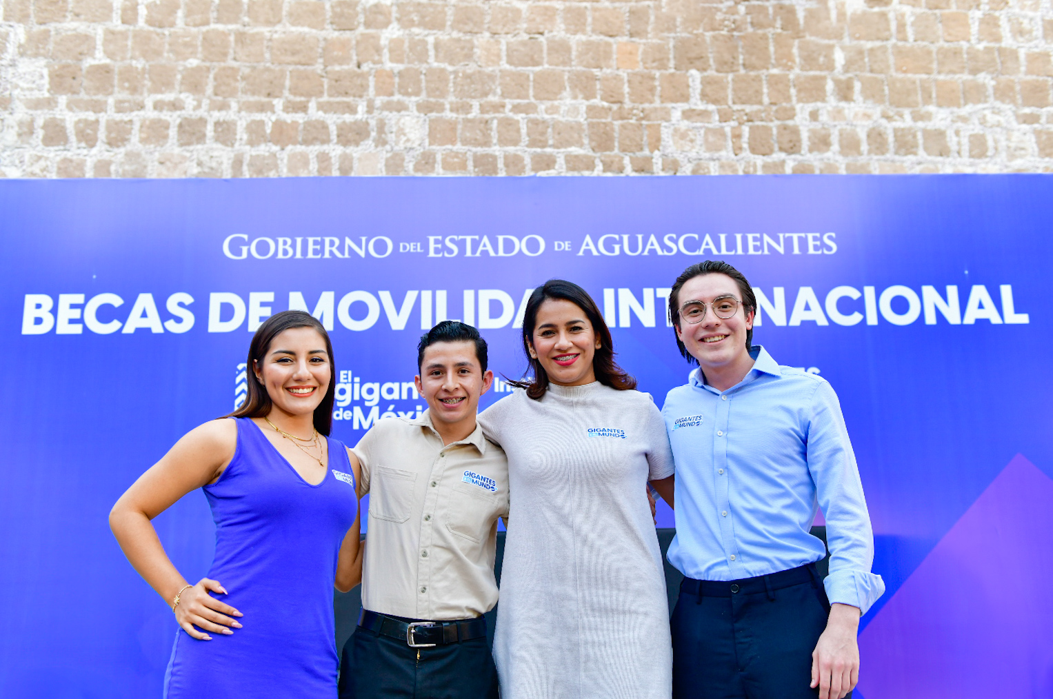 España, Francia y hasta Japón: vuelven jóvenes de Aguascalientes que viajaron becados al extranjero