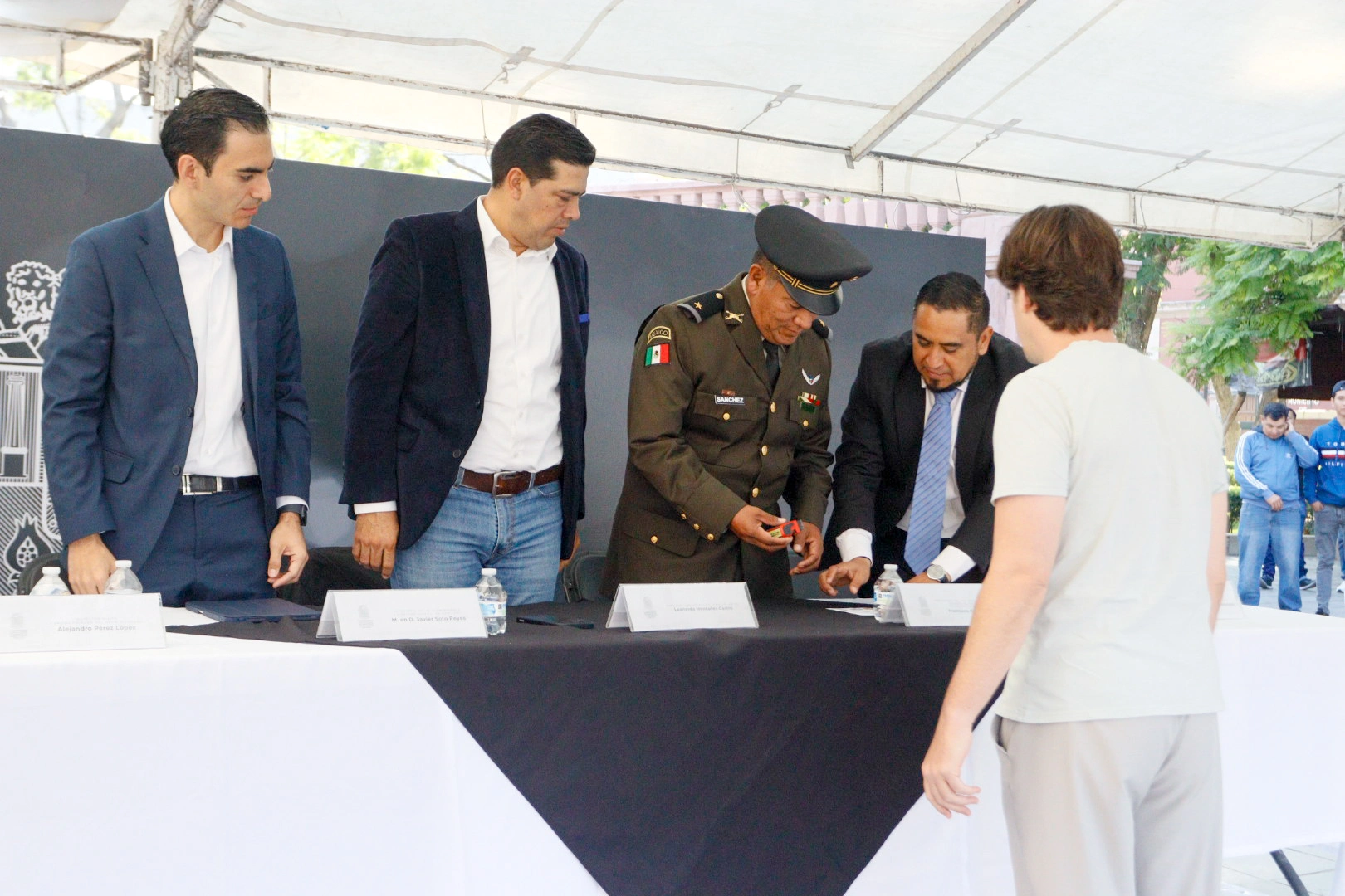 ¿Bola blanca o bola negra? se llevó a cabo la ceremonia del sorteo del Servicio Nacional Militar1¿Bola blanca o bola negra? se llevó a cabo la ceremonia del sorteo del Servicio Nacional Militar