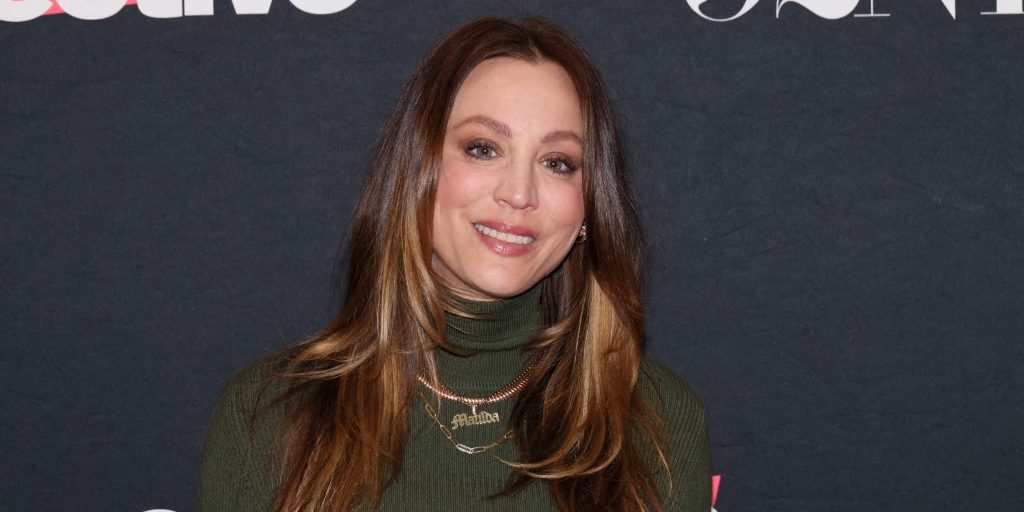 Kaley Cuoco tiene una marca de productos para perro