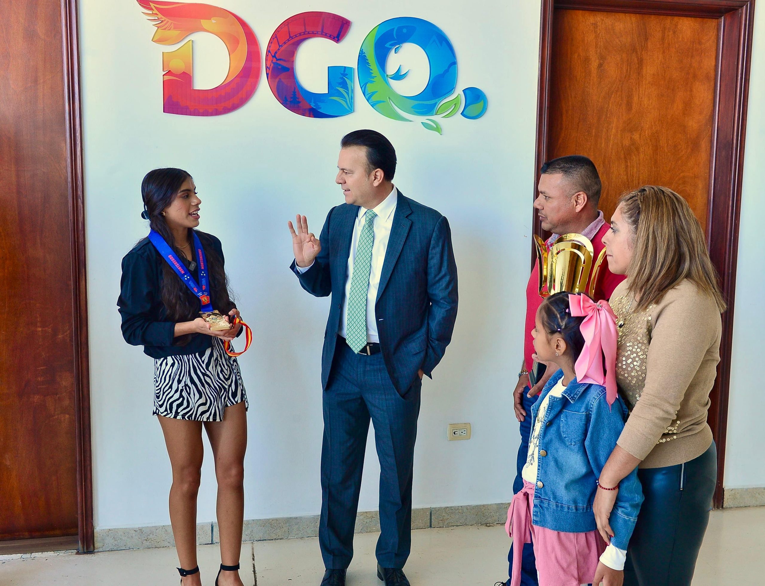 Reconoce gobierno a Valeria Amparán, ganadora del mundial de boxeo juvenil
