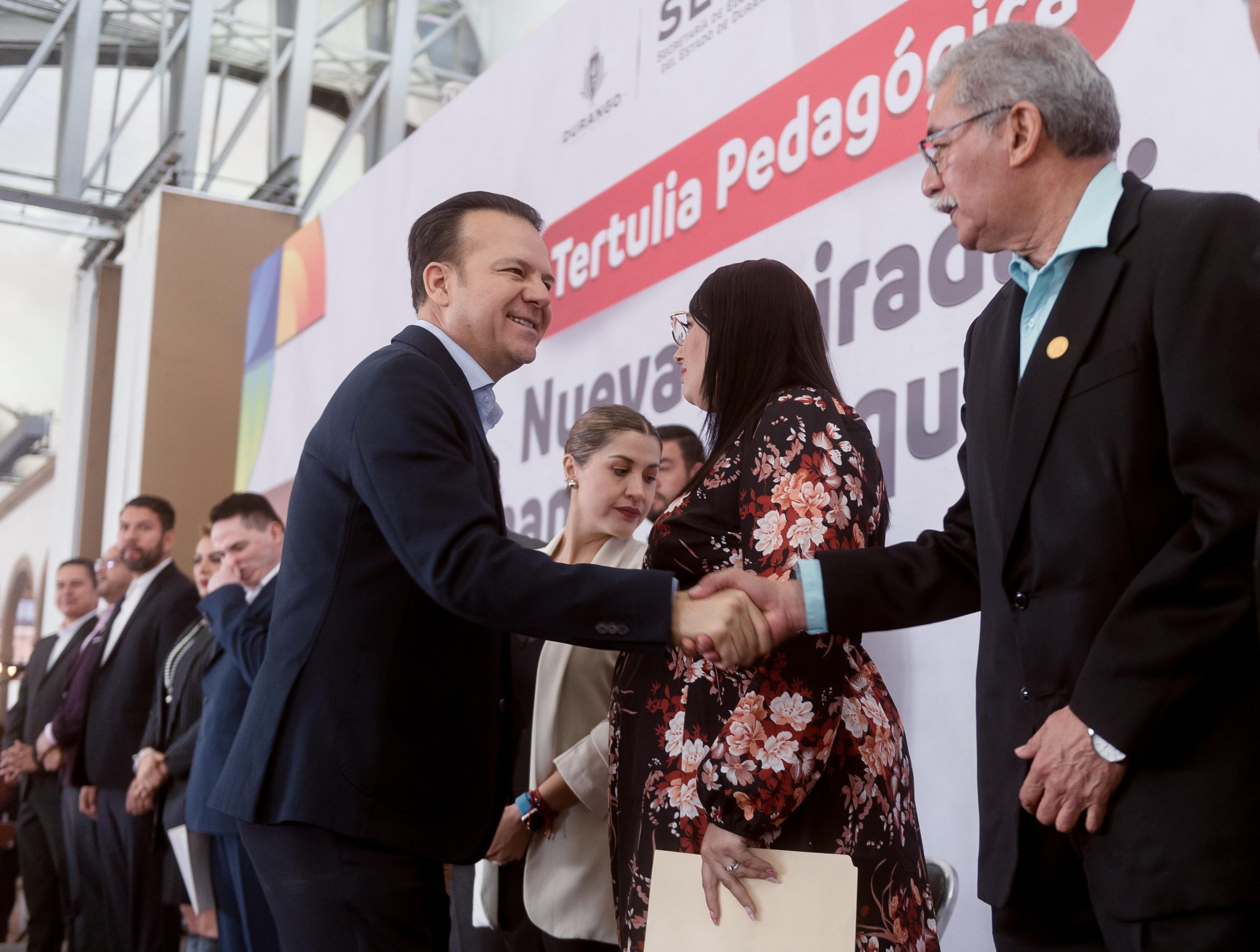 Buscan educación inclusiva en Durango con tertulia pedagógica