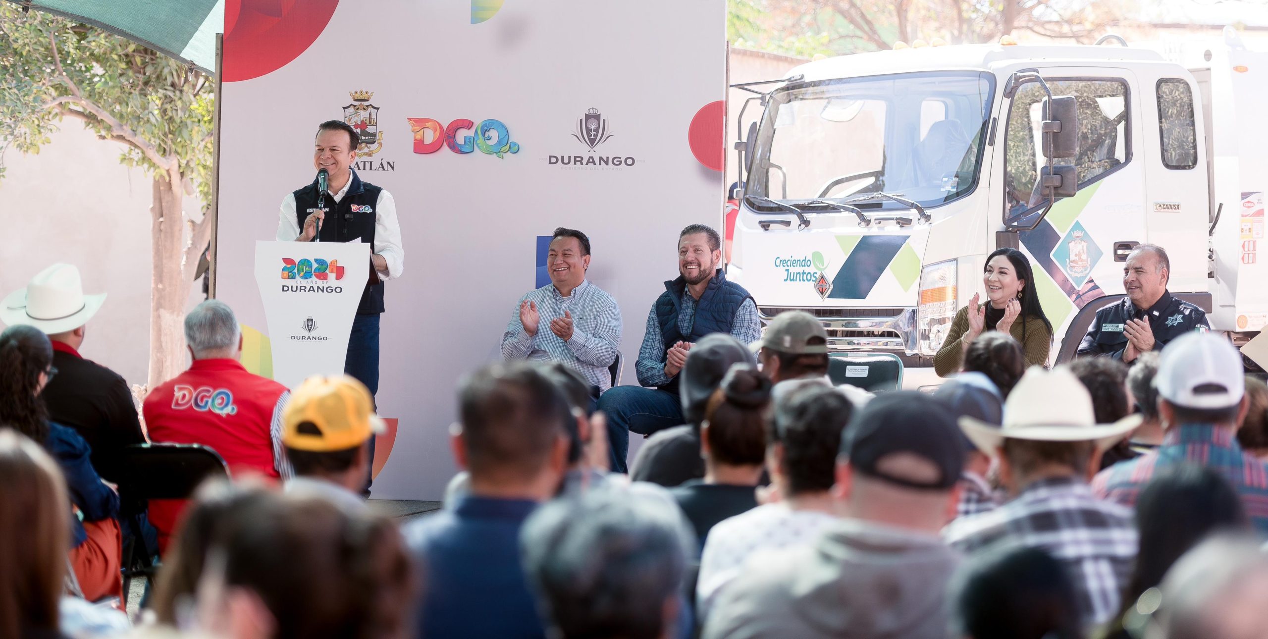 Invierten más de 30 millones de pesos en obras, equipo policial y títulos de propiedad en Canatlán