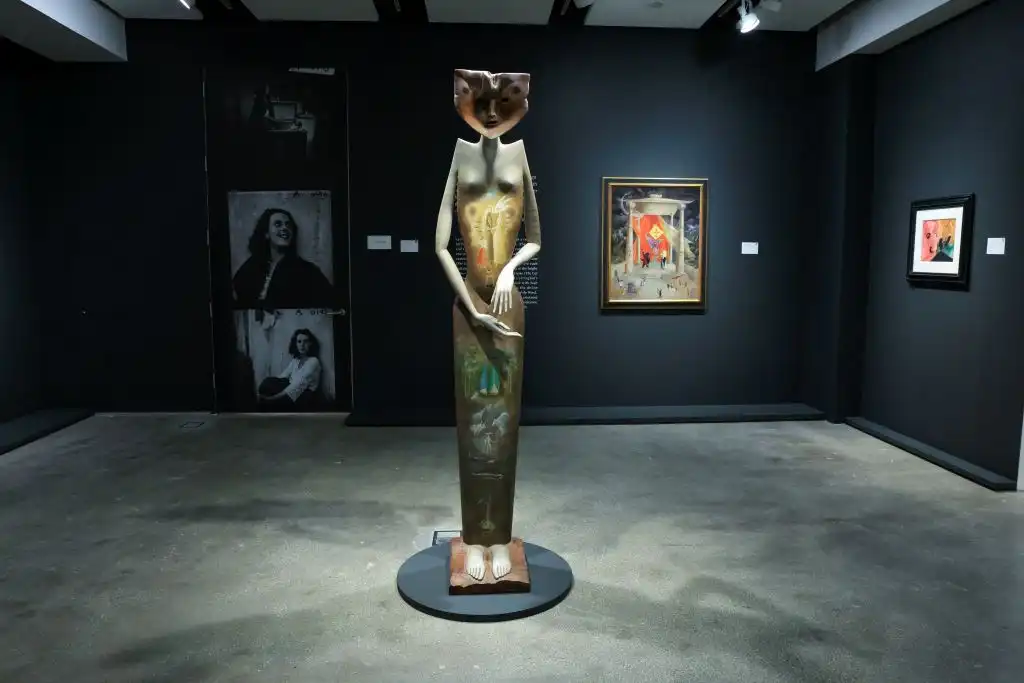 &#8216;La mujer gato&#8217;, escultura de Leonora Carrington, se subasta en más de 11 millones de dólares