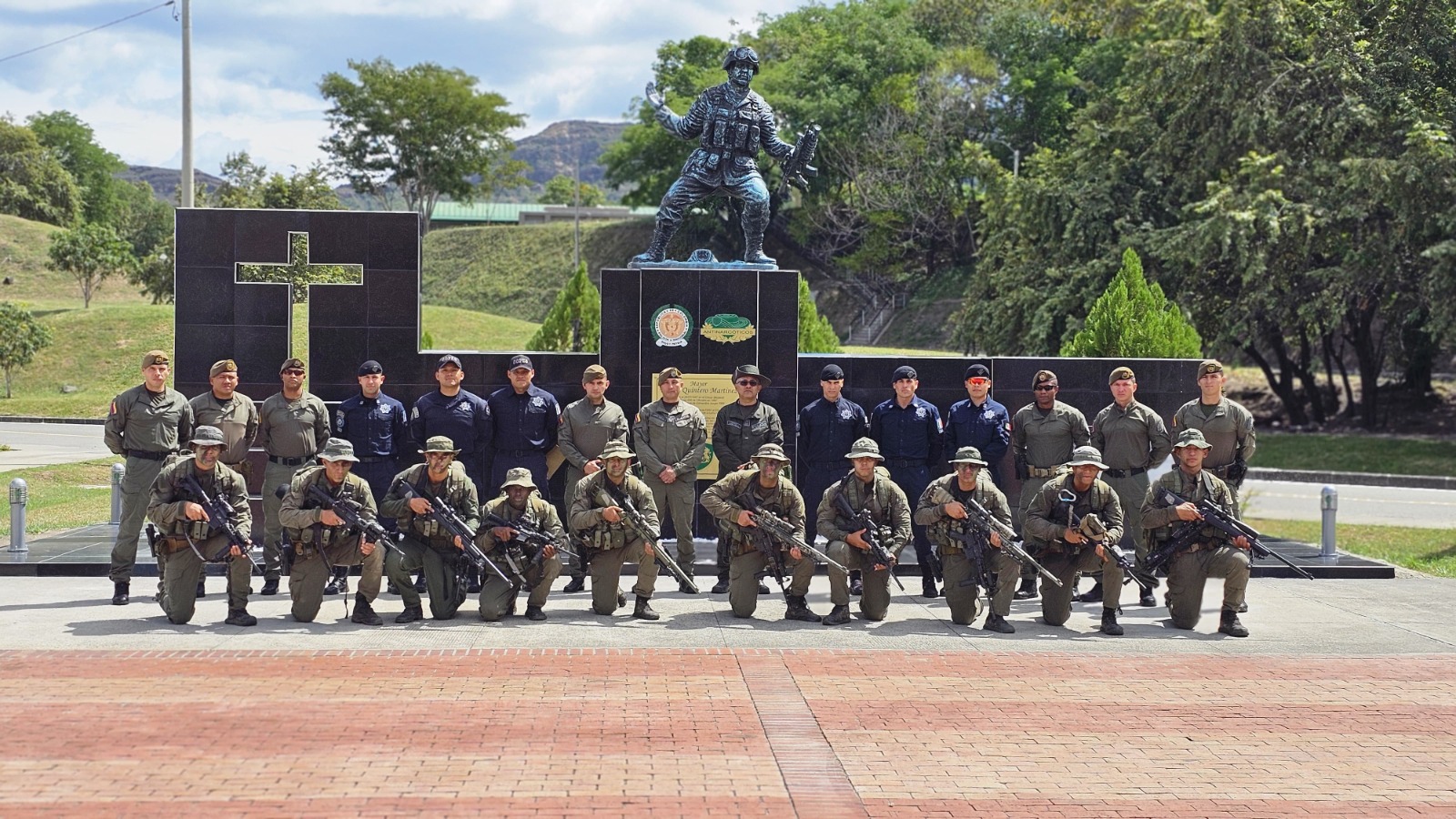 Llevan a policías de Aguascalientes a Colombia para capacitarse