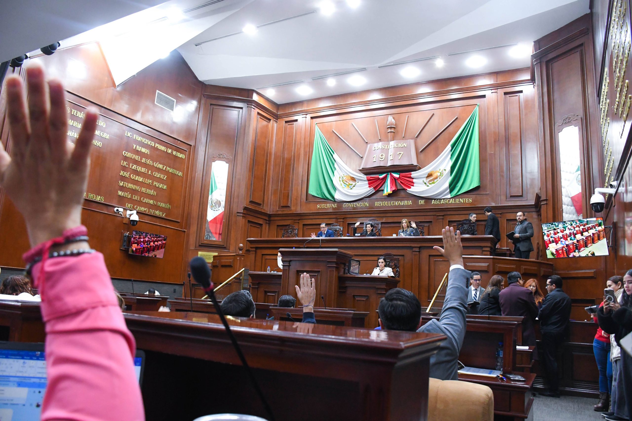 Congreso avala presupuestos del 2025 de 8 municipios