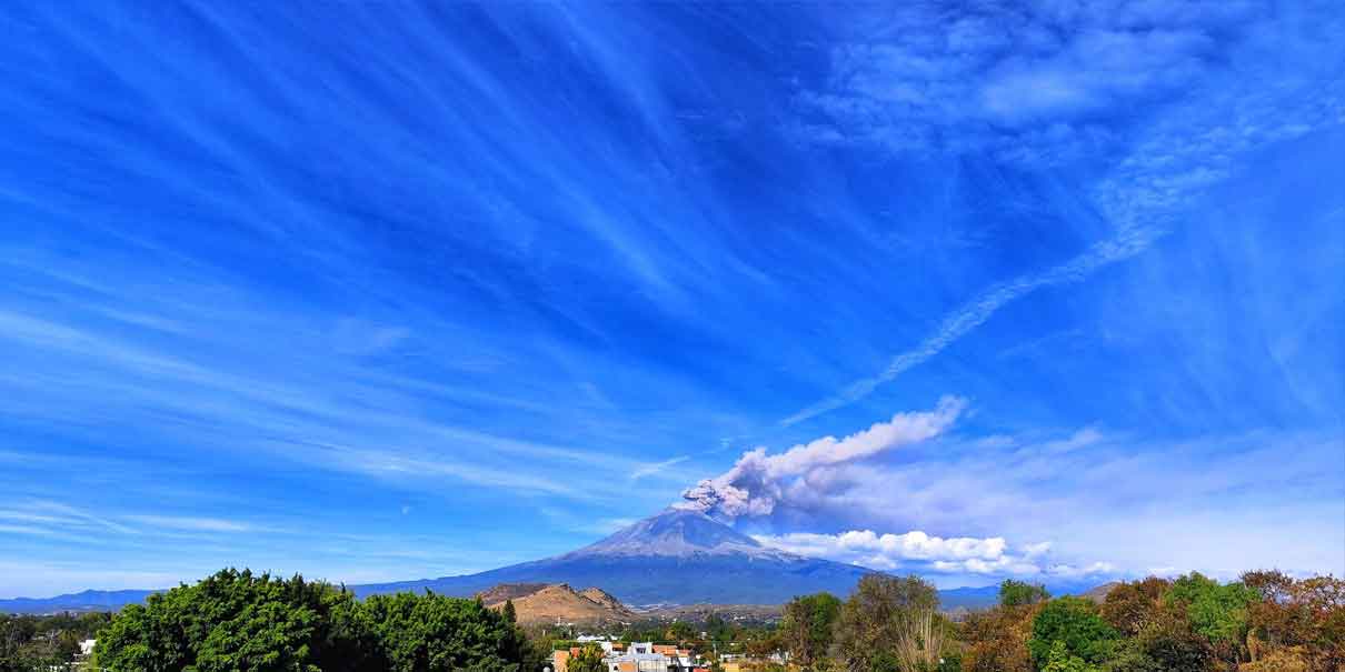 El Popocatépetl “despierta” y alertan caída de ceniza