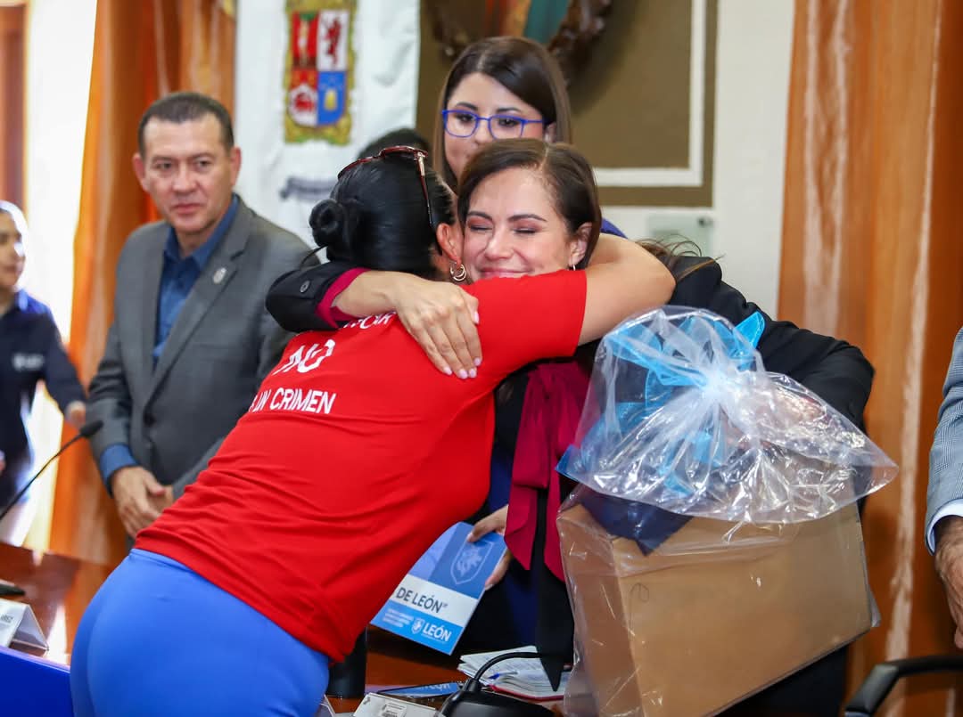 Entregan apoyo a 25 madres buscadoras en León