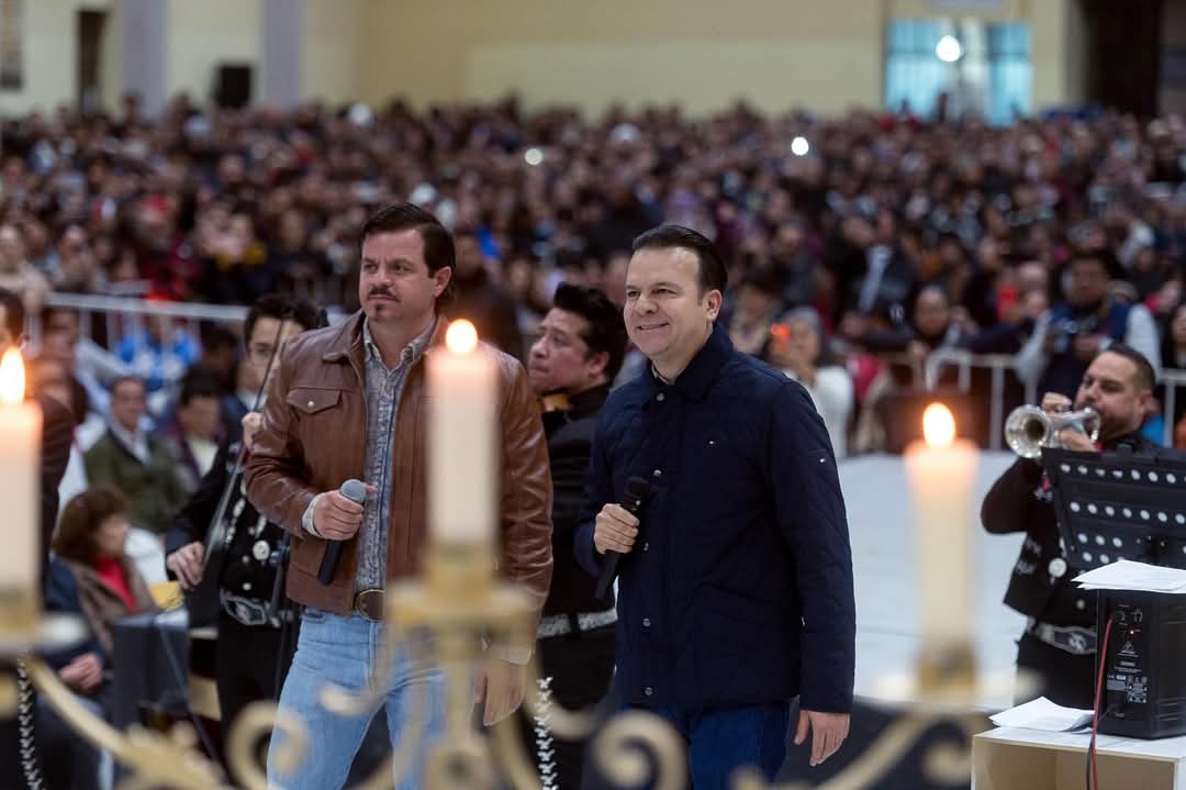 Gobernador de Durango lleva 28 años cantando a la Virgen de Guadalupe