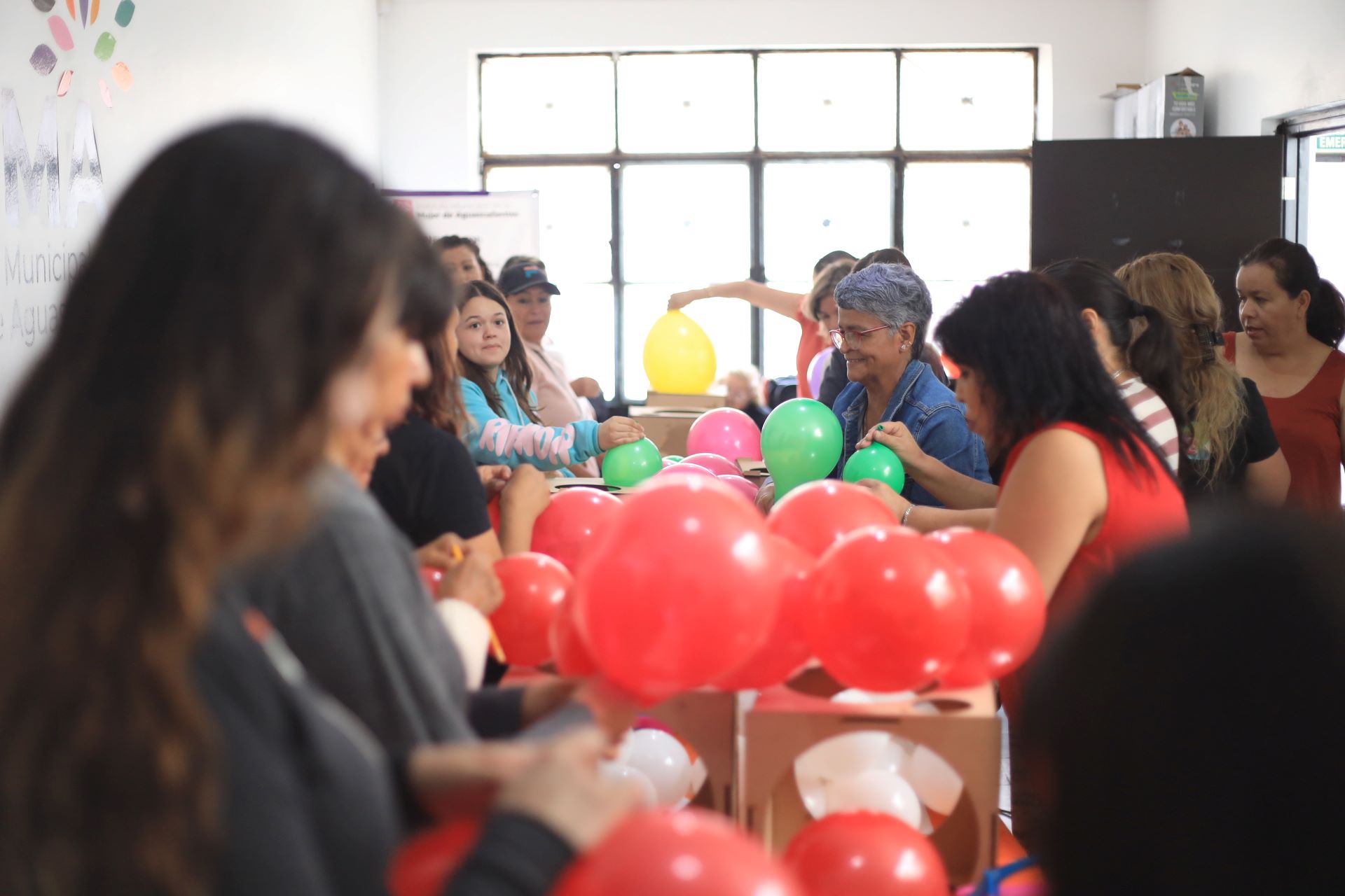 ¿Quieres emprender un negocio? Ofrecen taller gratuito de globoflexia