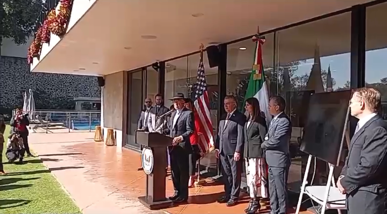 Ken Salazar elogia esfuerzos de México contra el crimen organizado y aboga por fortalecer la relación comercial