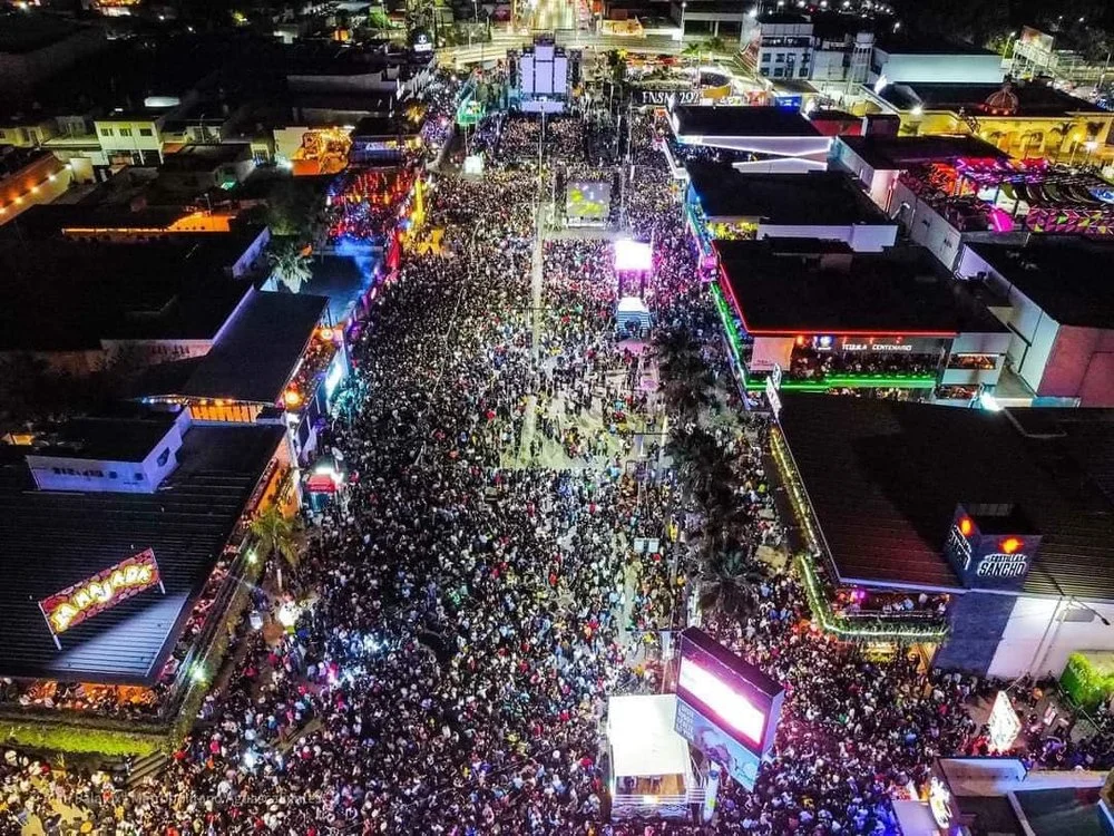 No habrá restricciones para la gente que cobre por hace fila en la FNSM