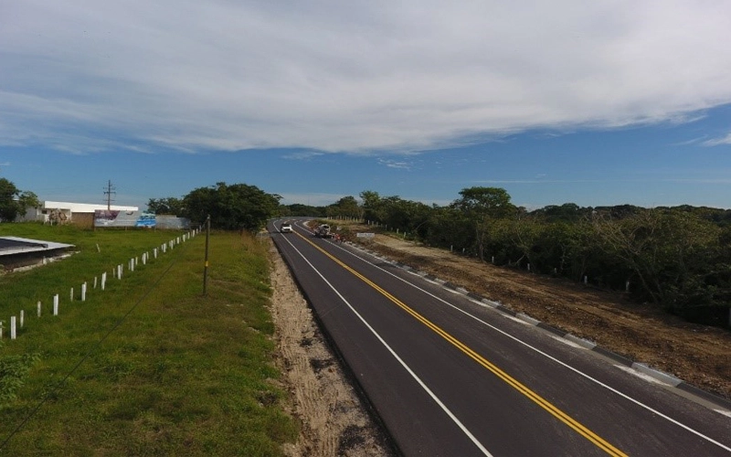 Buscarán recursos federales para construir 2 desniveles en la carretera 45