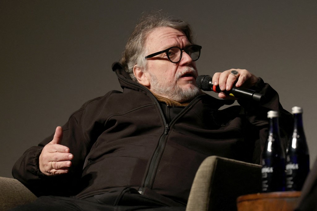 Guillermo del Toro enfrenta críticas tras elogiar la polémica película &#8216;Emilia Pérez&#8217;